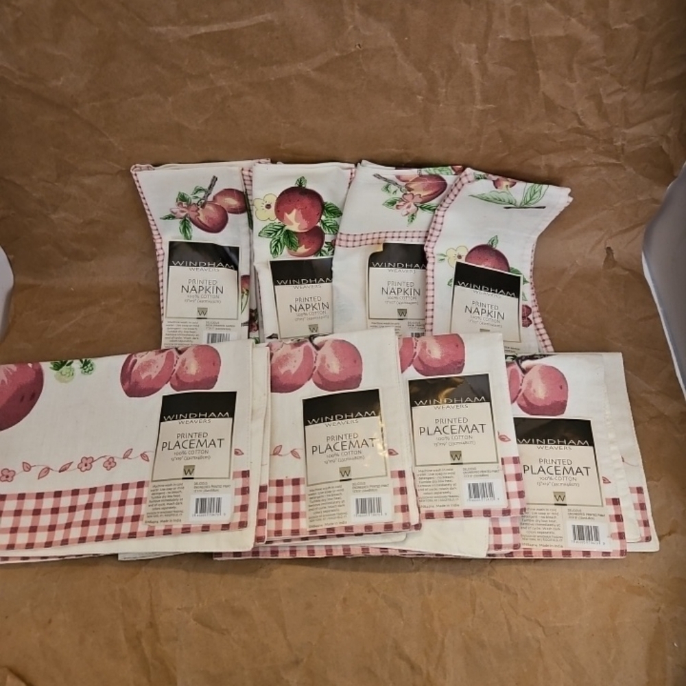 Windham Weavers Fruit Print Napkins and Placemats Set Of 4 each